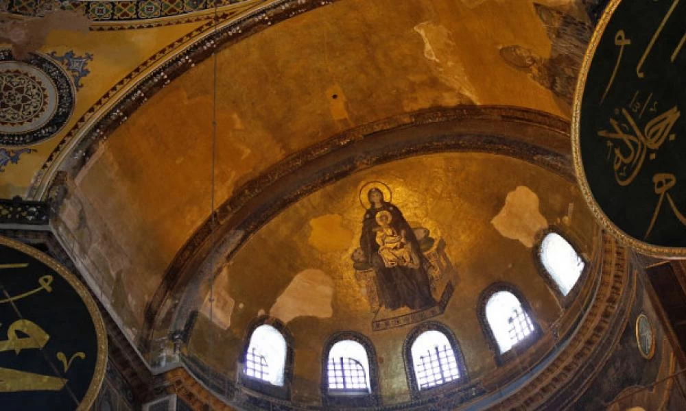 "Στην Αγιά Σοφιά οι αγιογραφίες δεν θα καλυφθούν ούτε με λέιζερ ούτε με φως"